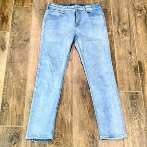 Light Blue Wash PacSun Active Stretch Slim Fit Jeans: 32 x 32